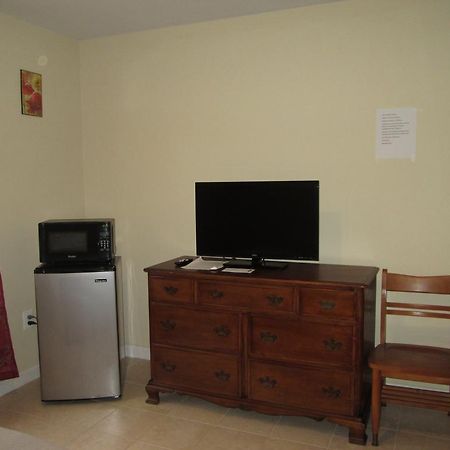 Misquamicut Beach Front Inn Westerly Esterno foto