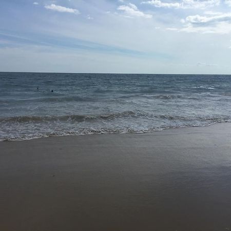Misquamicut Beach Front Inn Westerly Esterno foto