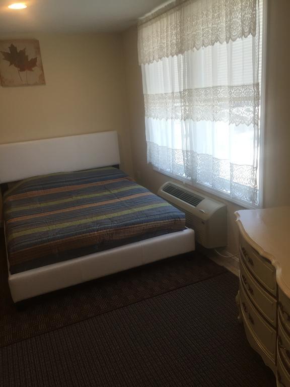 Misquamicut Beach Front Inn Westerly Esterno foto