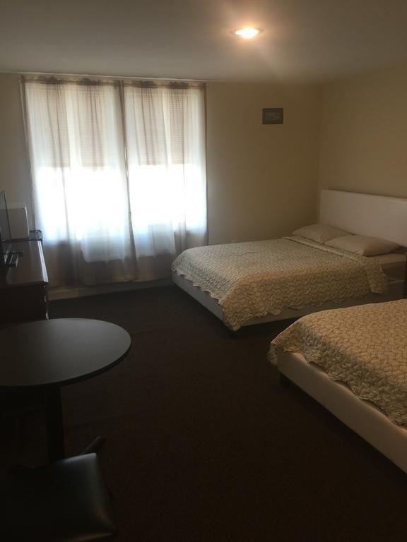 Misquamicut Beach Front Inn Westerly Esterno foto