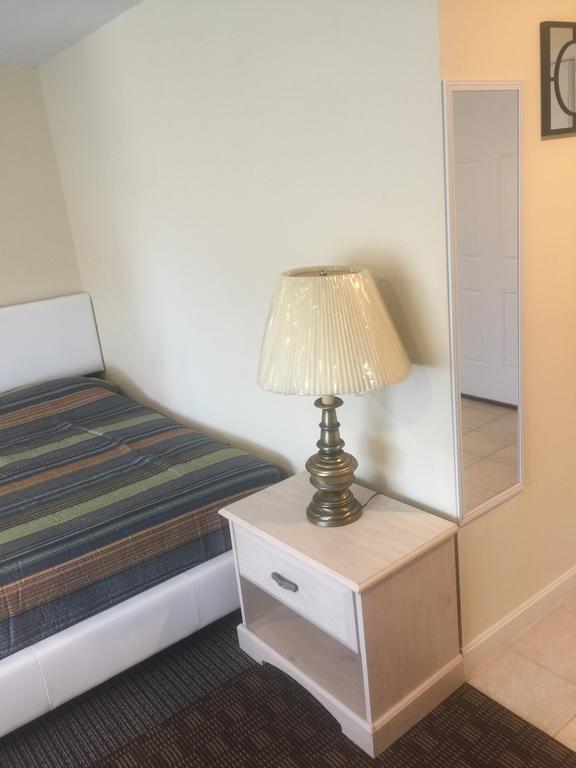 Misquamicut Beach Front Inn Westerly Esterno foto