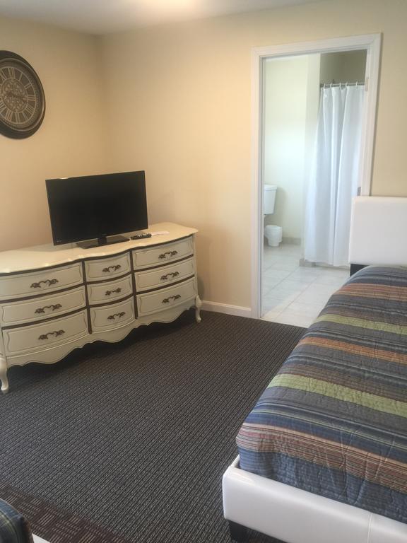 Misquamicut Beach Front Inn Westerly Esterno foto