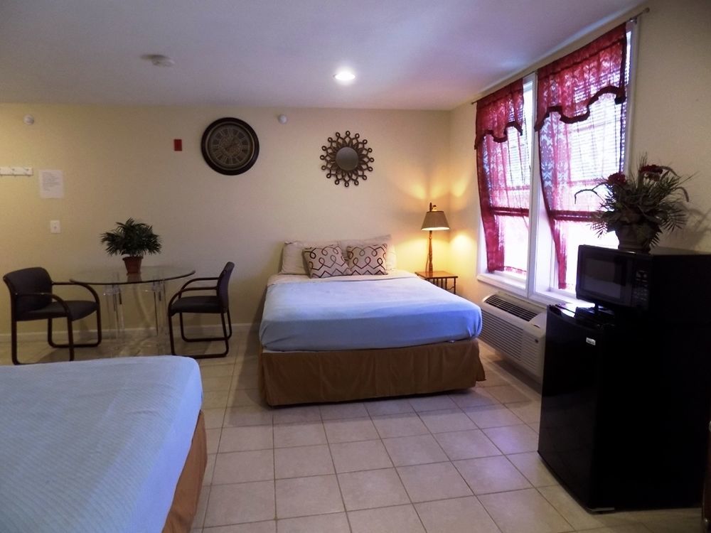 Misquamicut Beach Front Inn Westerly Esterno foto