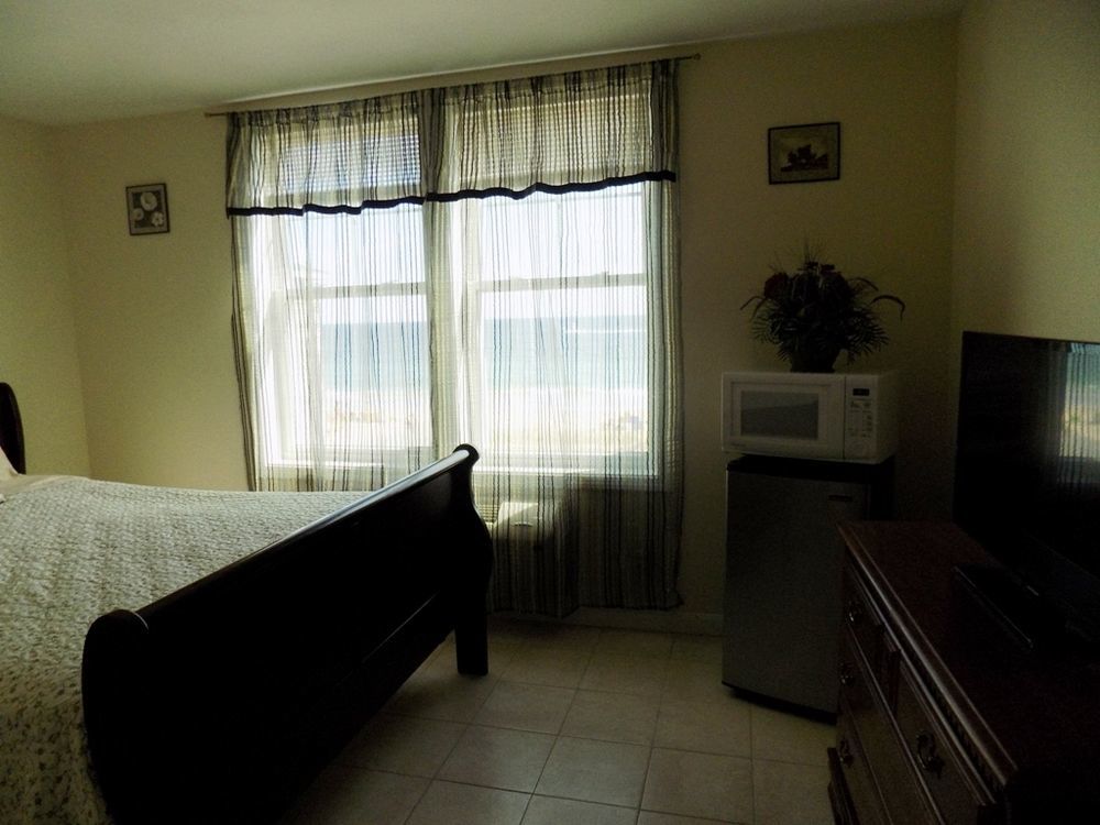 Misquamicut Beach Front Inn Westerly Esterno foto