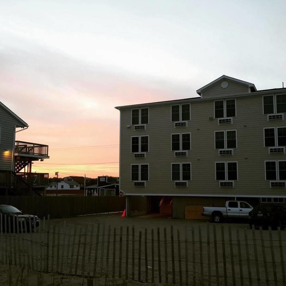Misquamicut Beach Front Inn Westerly Esterno foto