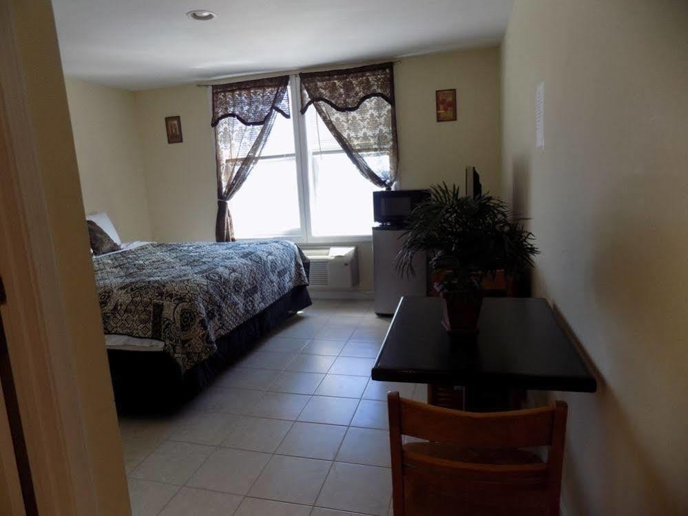 Misquamicut Beach Front Inn Westerly Esterno foto