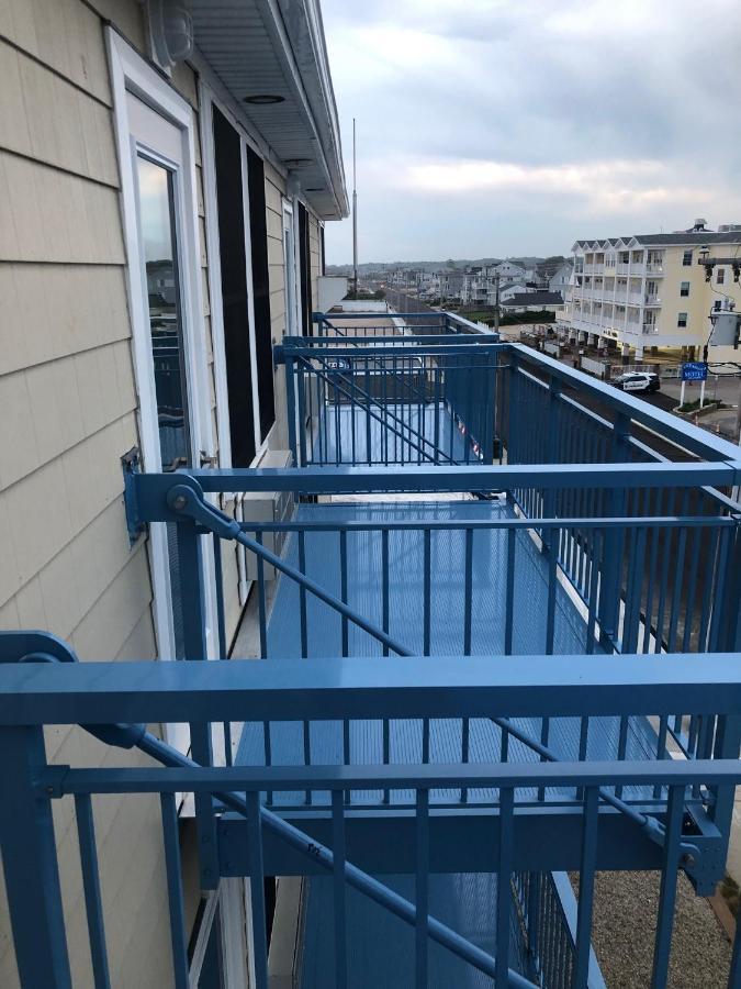Misquamicut Beach Front Inn Westerly Esterno foto